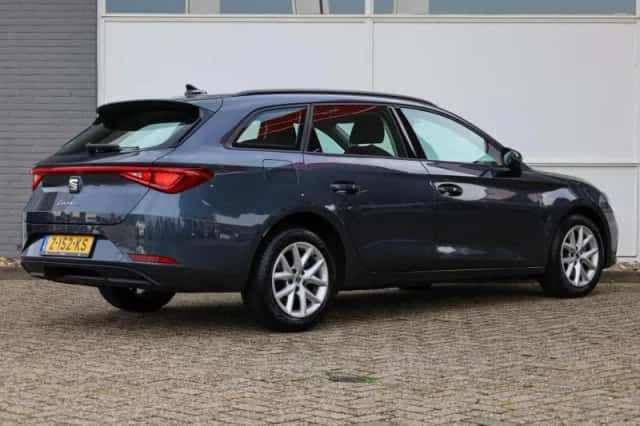 SEAT Leon Sportstourer (2024) thumbnail 2
