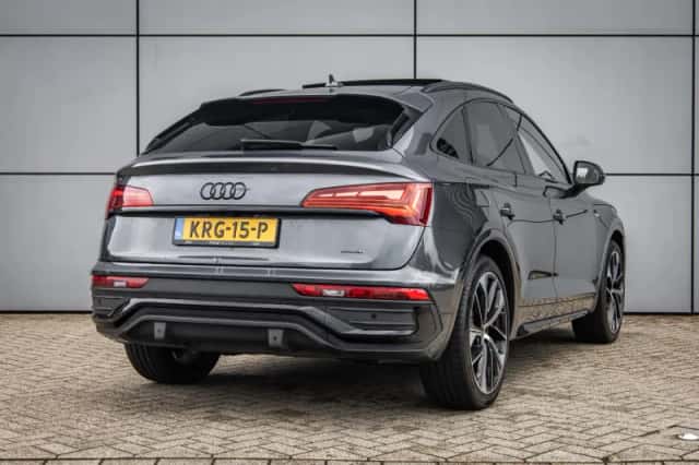 Audi Q5 (2023) thumbnail 2