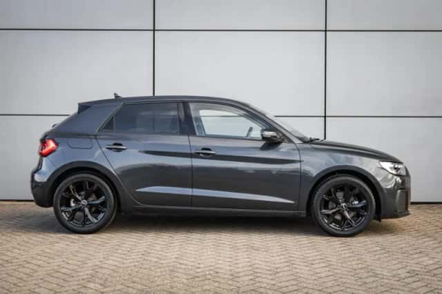 Audi A1 (2025) thumbnail 3