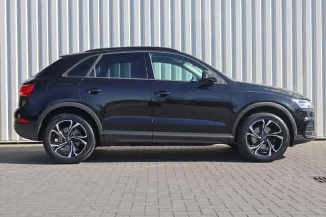 Audi Q3 (2018) thumbnail 3