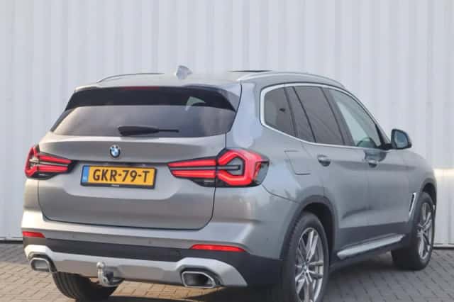 BMW X3 (2023) thumbnail 2