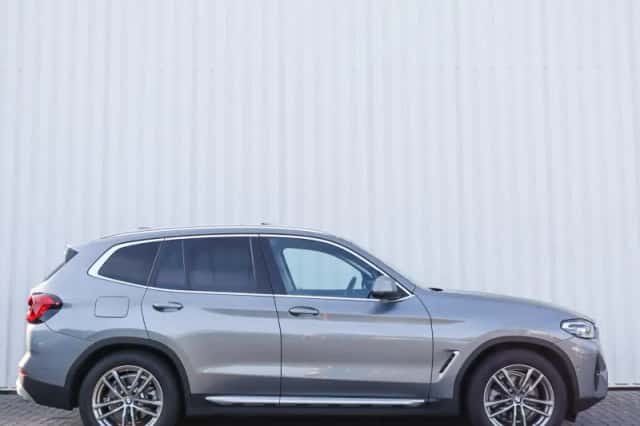 BMW X3 (2023) thumbnail 3