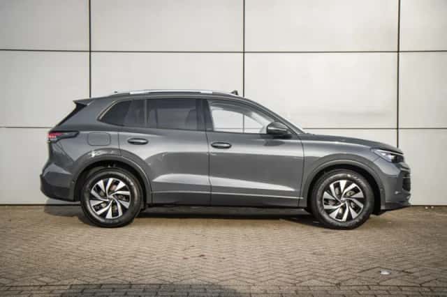 Volkswagen Tiguan (2025) thumbnail 3