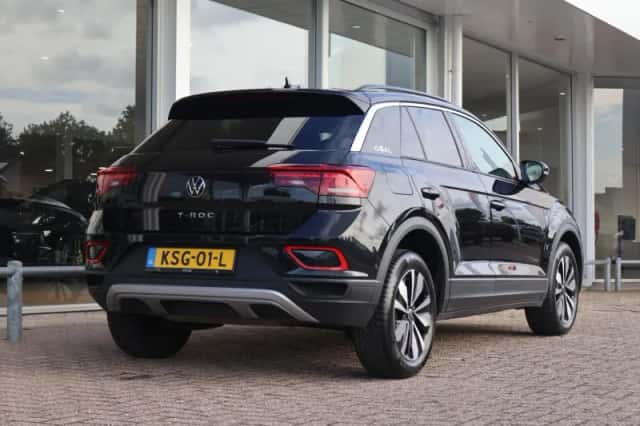 Volkswagen T-Roc (2025) thumbnail 2