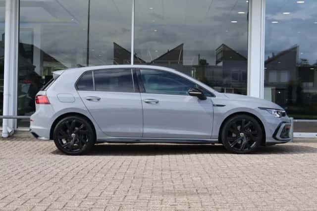 Volkswagen Golf (2023) thumbnail 3