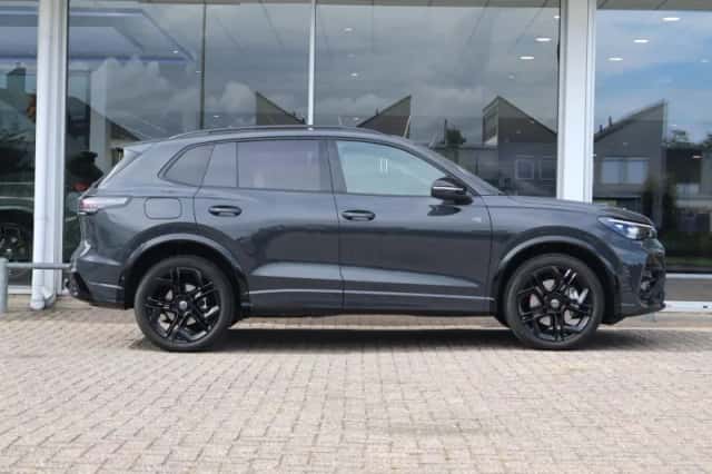 Volkswagen Tiguan (2026) thumbnail 3