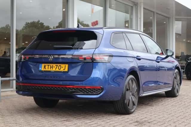 Volkswagen Passat (2025) thumbnail 2