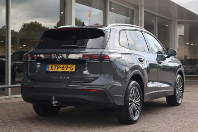 Volkswagen Tiguan (2026) thumbnail 2