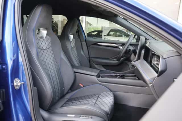 Volkswagen Passat (2025) thumbnail 4