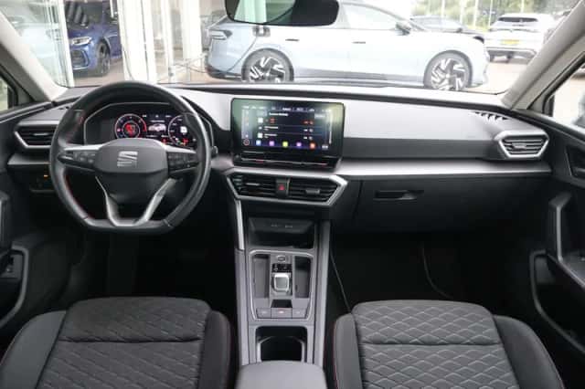 SEAT Leon (2023) thumbnail 5