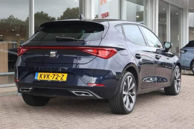SEAT Leon (2023) thumbnail 2