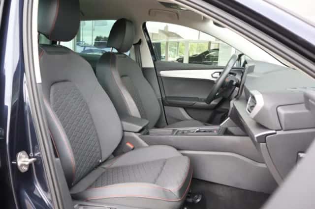 SEAT Leon (2023) thumbnail 4