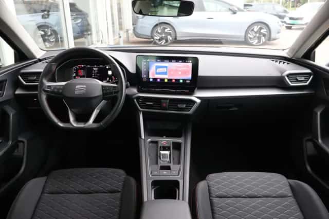 SEAT Leon (2023) thumbnail 5