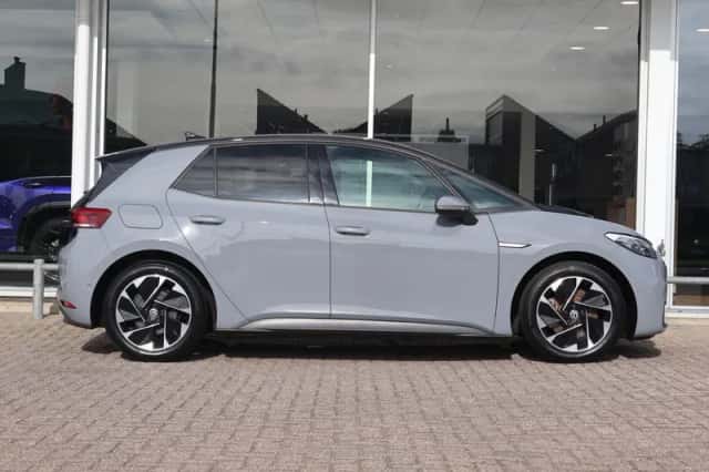 Volkswagen ID.3 (2023) thumbnail 3