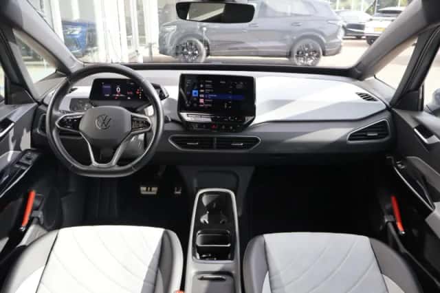 Volkswagen ID.3 (2023) thumbnail 5