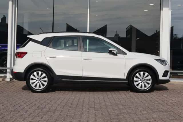 SEAT Arona (2020) thumbnail 3