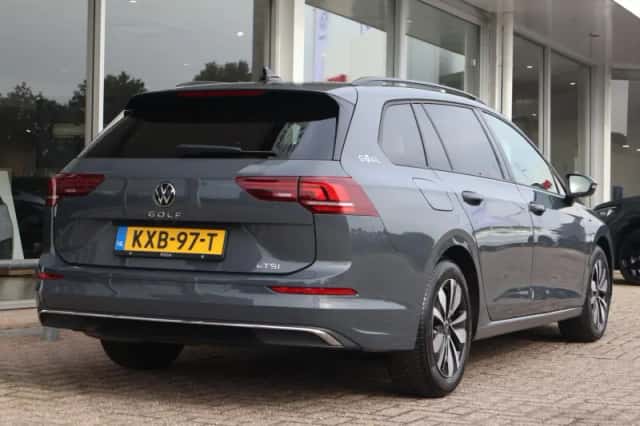 Volkswagen Golf (2025) thumbnail 2