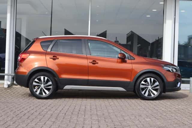 Suzuki S-Cross (2018) thumbnail 3