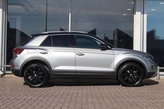Volkswagen T-Roc (2022) thumbnail 3