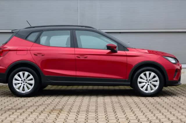 SEAT Arona (2023) thumbnail 3