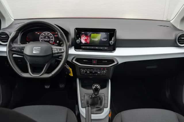SEAT Arona (2023) thumbnail 5