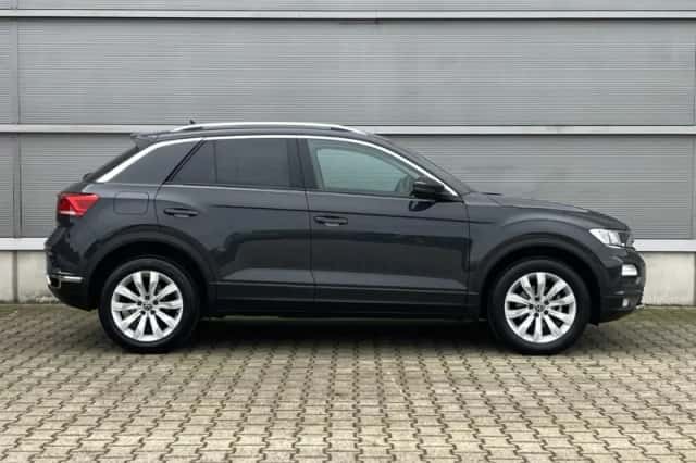 Volkswagen T-Roc (2021) thumbnail 3