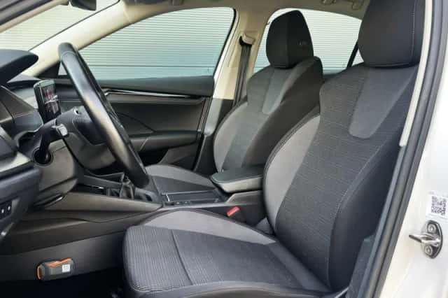 Škoda Octavia (2021) thumbnail 4