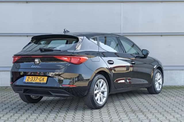 SEAT Leon (2024) thumbnail 2