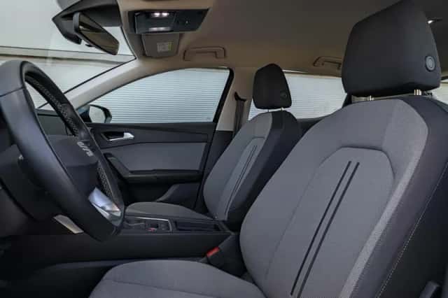 SEAT Leon (2024) thumbnail 4