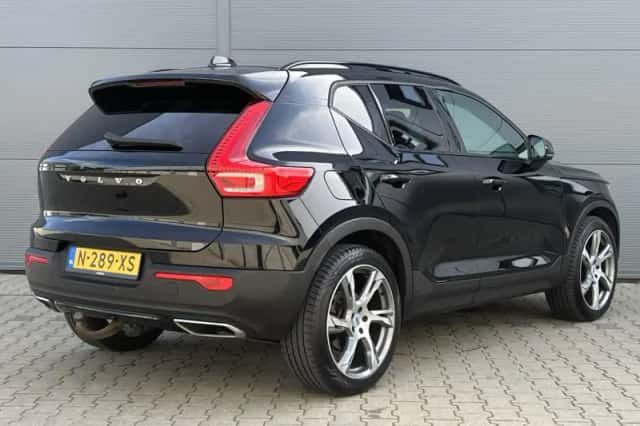 Volvo XC40 (2020) thumbnail 2