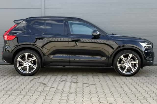 Volvo XC40 (2020) thumbnail 3