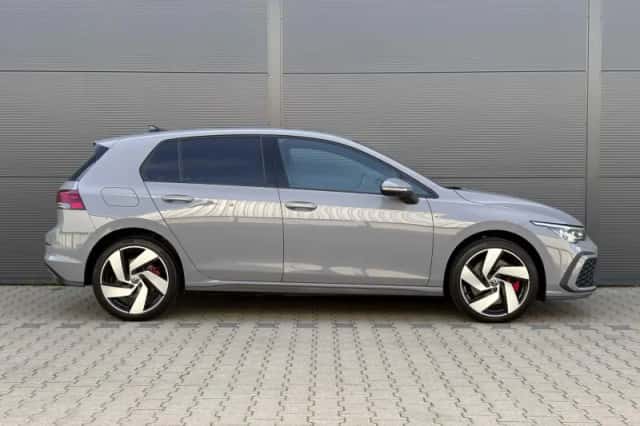 Volkswagen Golf (2021) thumbnail 3