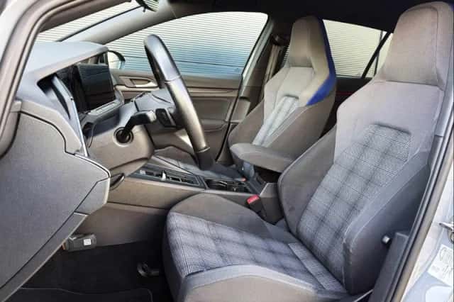 Volkswagen Golf (2021) thumbnail 4