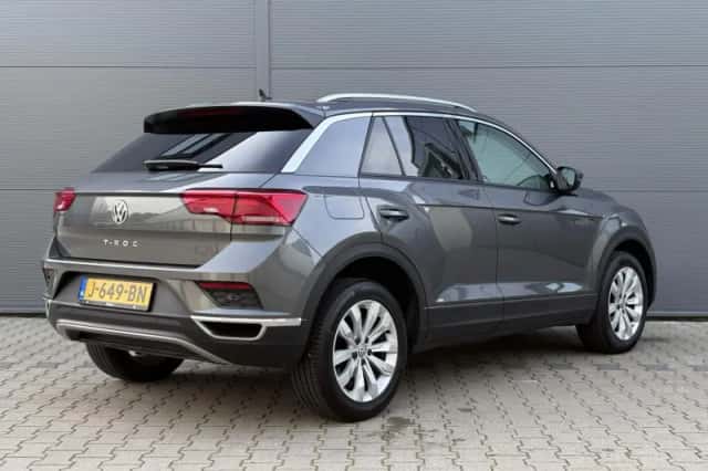 Volkswagen T-Roc (2020) thumbnail 2