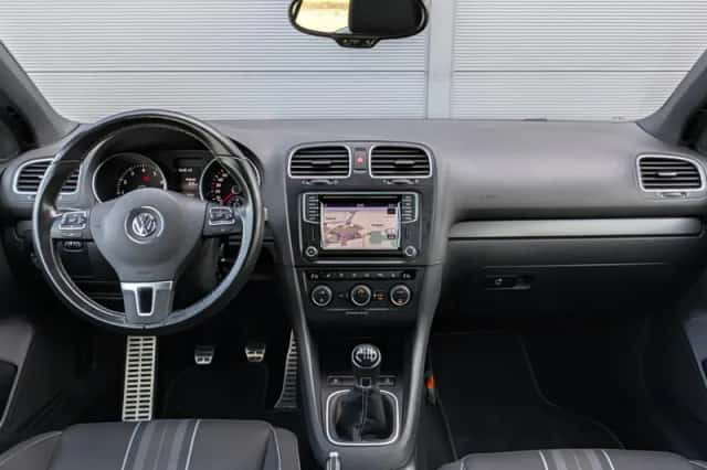 Volkswagen Golf (2015) thumbnail 5