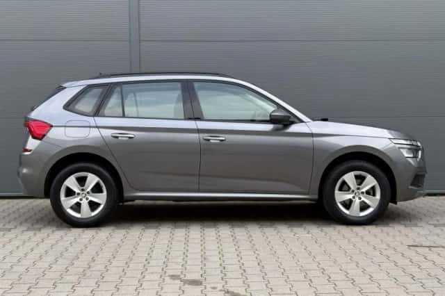 Škoda Kamiq (2023) thumbnail 3