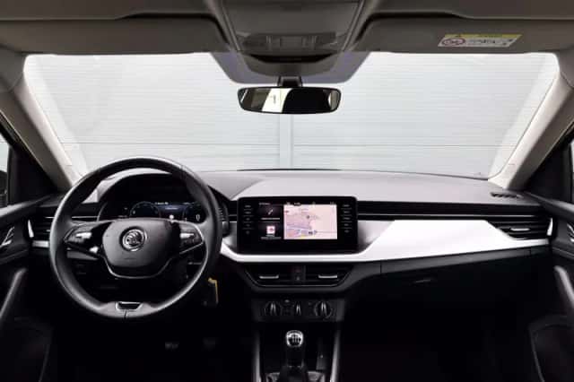 Škoda Kamiq (2023) thumbnail 5
