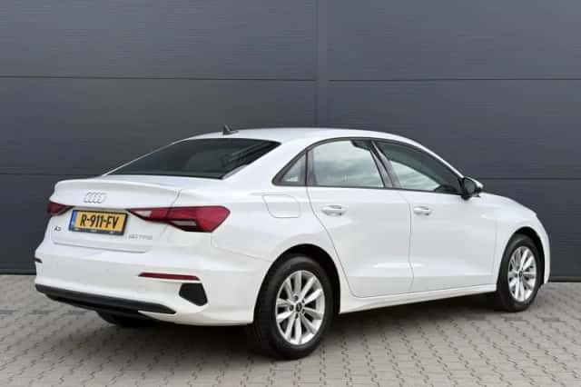 Audi A3 (2022) thumbnail 2