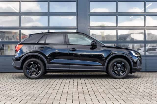 Audi Q2 (2022) thumbnail 3
