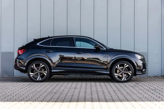Audi Q3 (2021) thumbnail 3