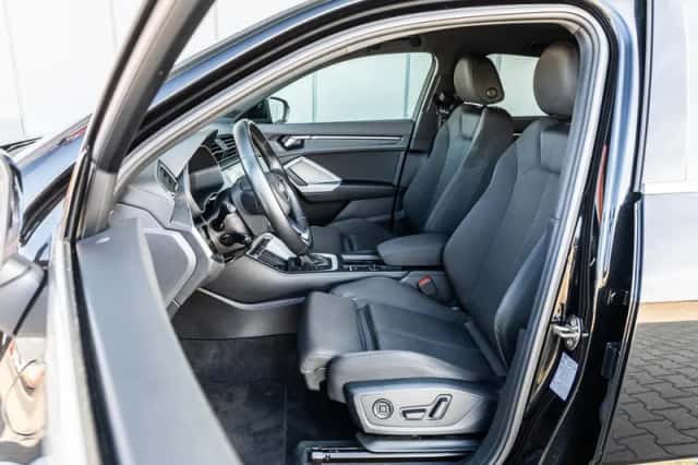 Audi Q3 (2021) thumbnail 4