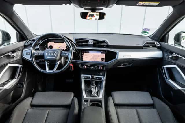 Audi Q3 (2021) thumbnail 5