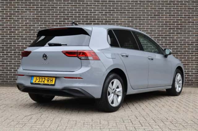 Volkswagen Golf (2020) thumbnail 2