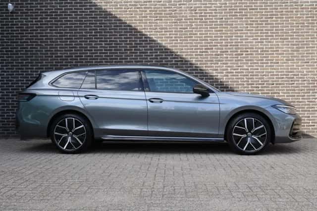 Volkswagen Passat (2025) thumbnail 3