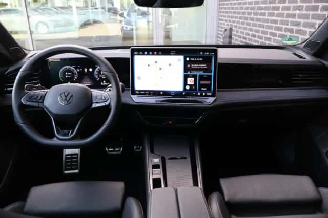 Volkswagen Passat (2025) thumbnail 5