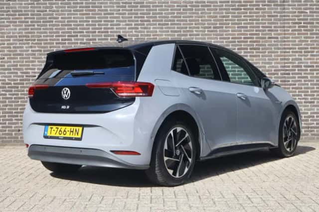 Volkswagen ID.3 (2023) thumbnail 2