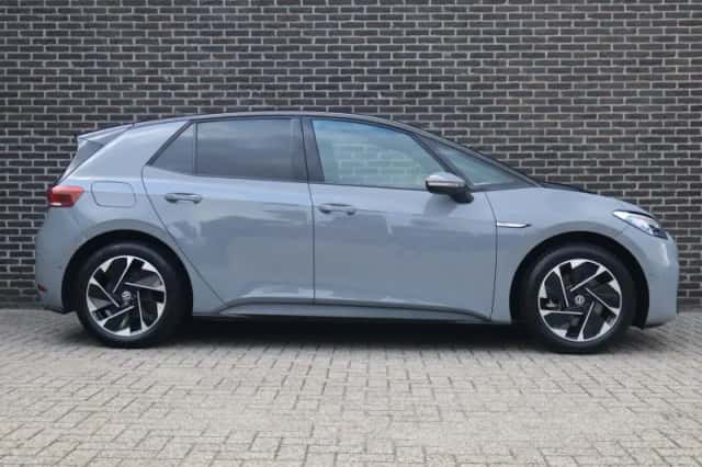 Volkswagen ID.3 (2023) thumbnail 3