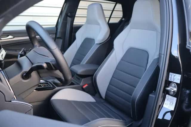 Volkswagen Golf (2026) thumbnail 4