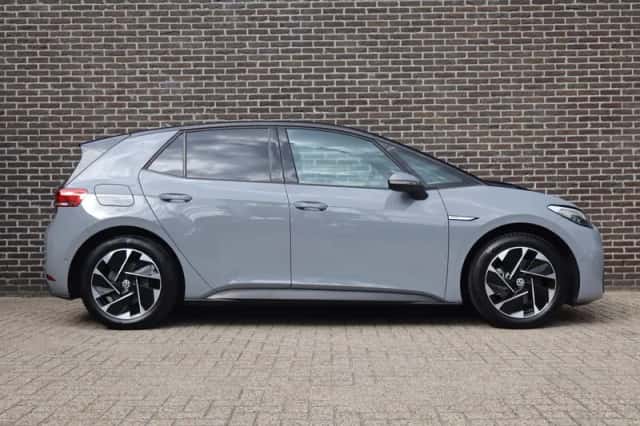 Volkswagen ID.3 (2023) thumbnail 3