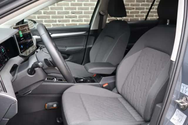 Volkswagen Golf (2026) thumbnail 4